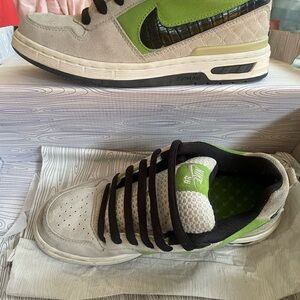 Nike Sbs green and tan, lightly worn